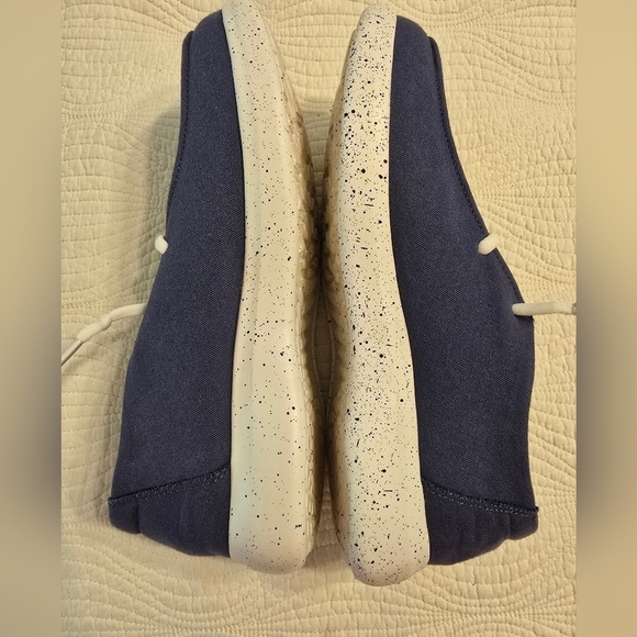 NIB JSport Ladies Slip On Sneaker - Picture 3 of 5